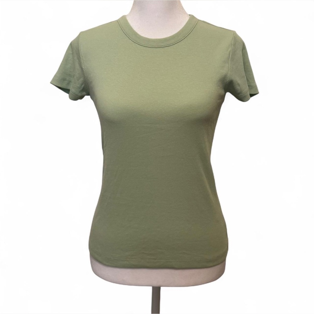 light green full length short sleeve shirt 🍈